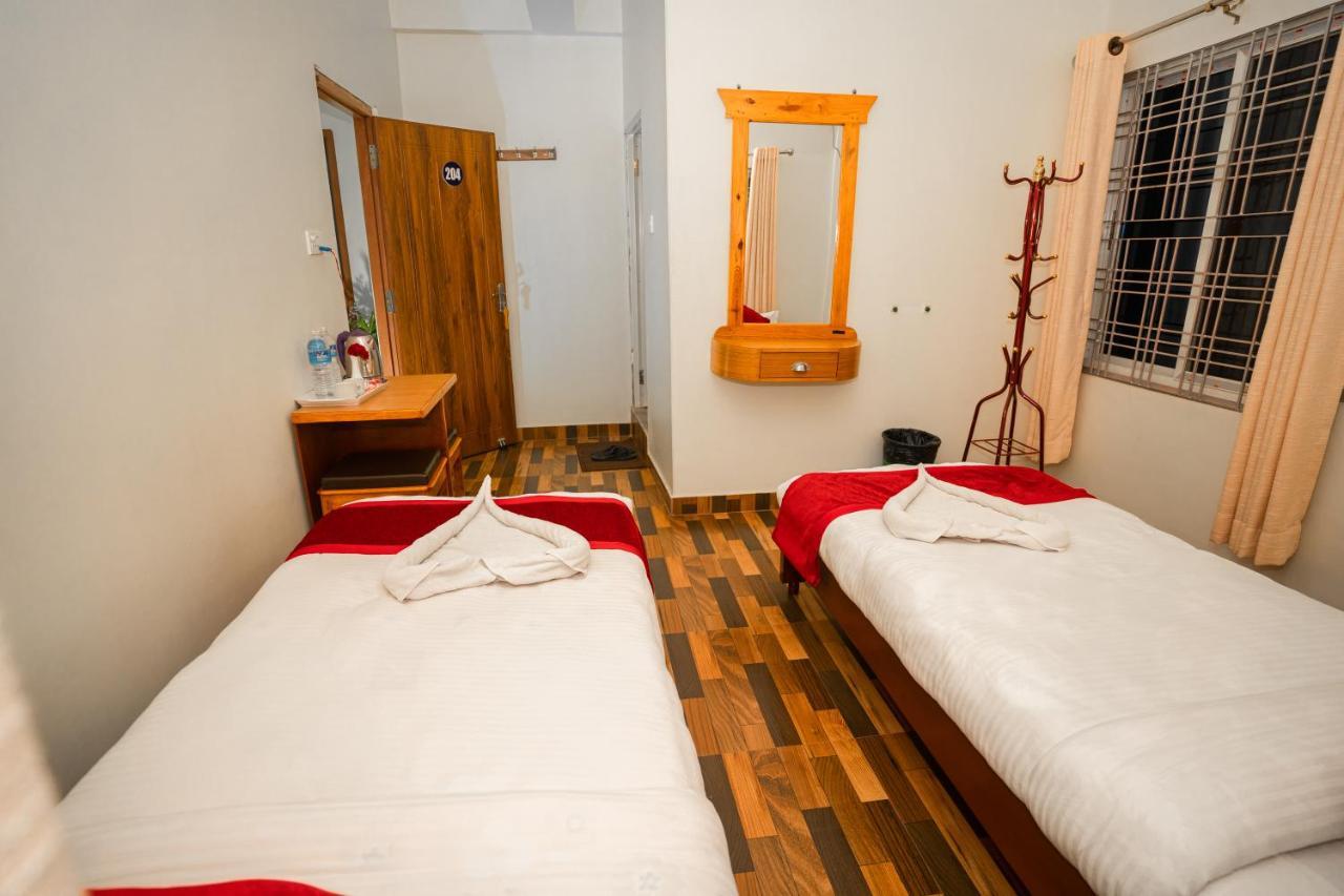 Hotel Dela Mount Pokhara Extérieur photo