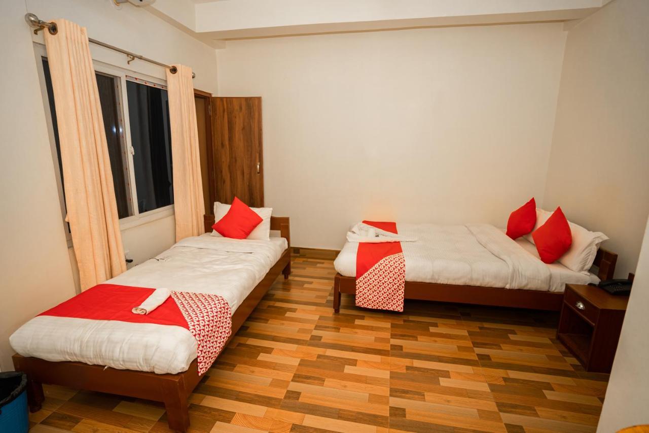 Hotel Dela Mount Pokhara Extérieur photo