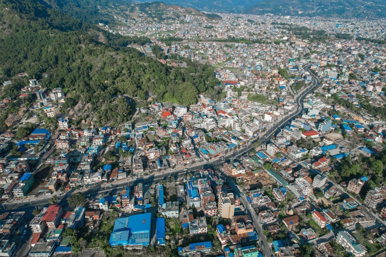 Hotel Dela Mount Pokhara Extérieur photo