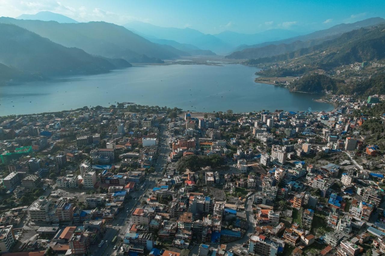 Hotel Dela Mount Pokhara Extérieur photo