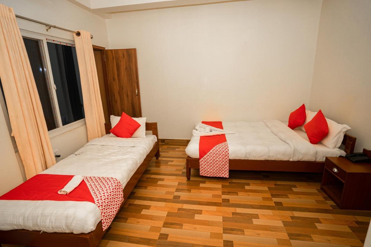 Hotel Dela Mount Pokhara Extérieur photo