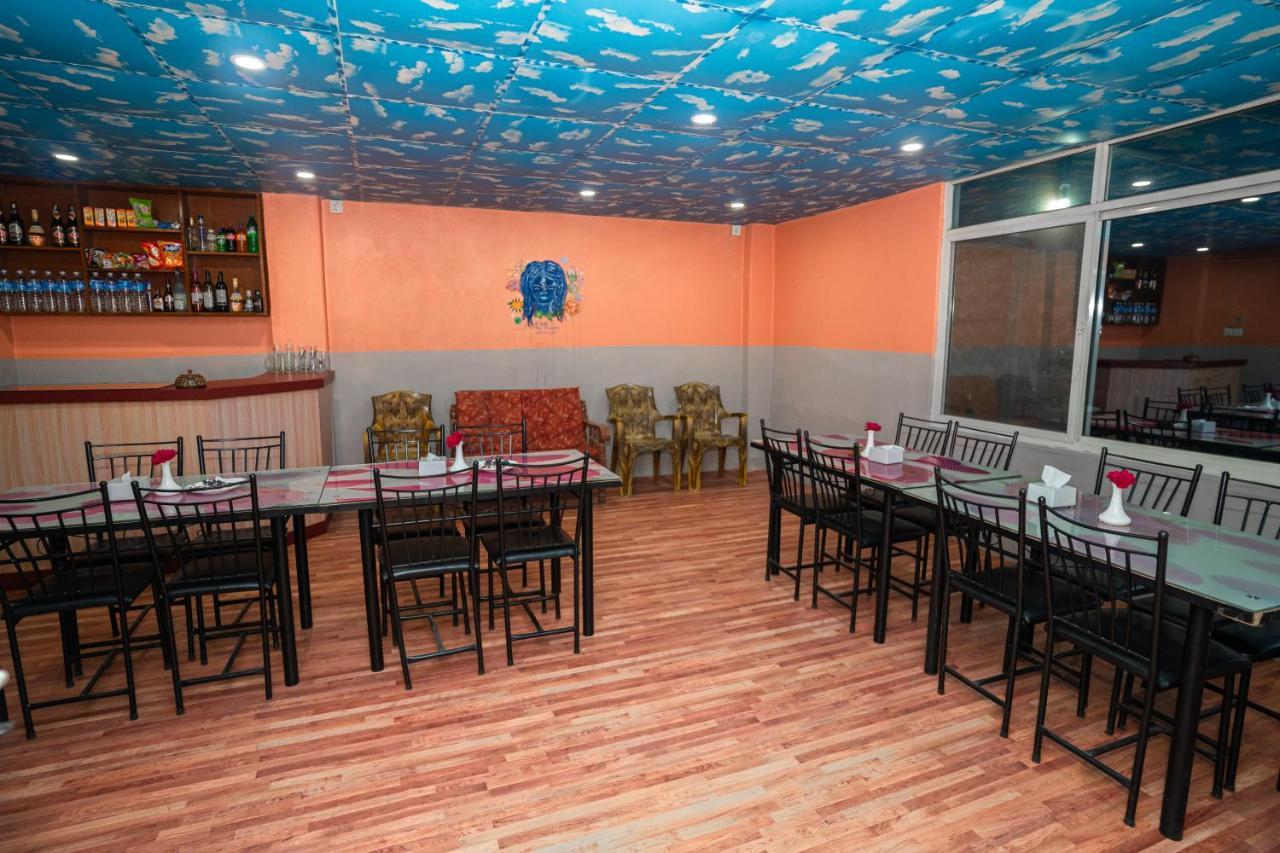 Hotel Dela Mount Pokhara Extérieur photo