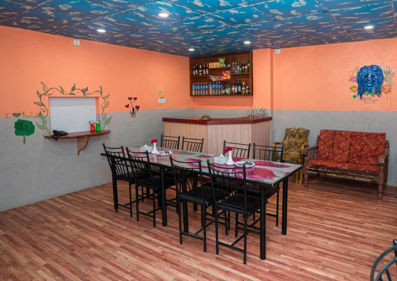 Hotel Dela Mount Pokhara Extérieur photo