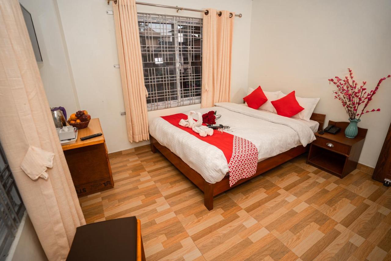 Hotel Dela Mount Pokhara Extérieur photo