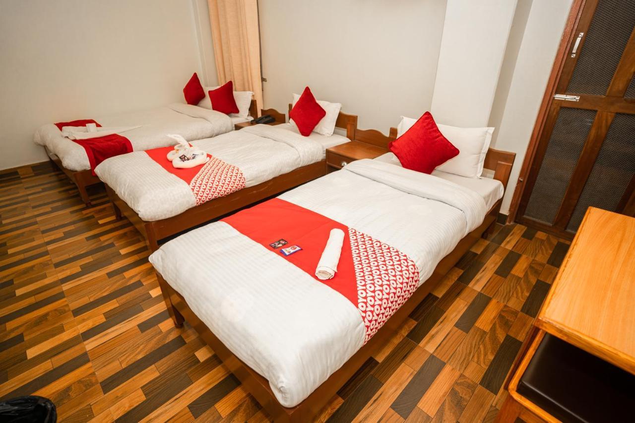 Hotel Dela Mount Pokhara Extérieur photo